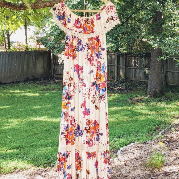 🌺NWT🌺Umgee Off the Shoulder Floral Maxi Dress - Picture 3 of 8